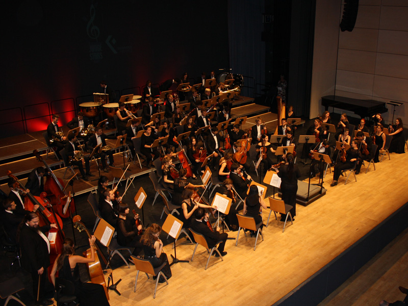 Neue Philharmonie München beim Konzert Junge Stars Fürstenfeld 2017